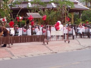 Valentins dag på en Thailandsk restaurant på Phuket. valentins dag, valentines dag, valentinesdag, valentinsdag, valentin